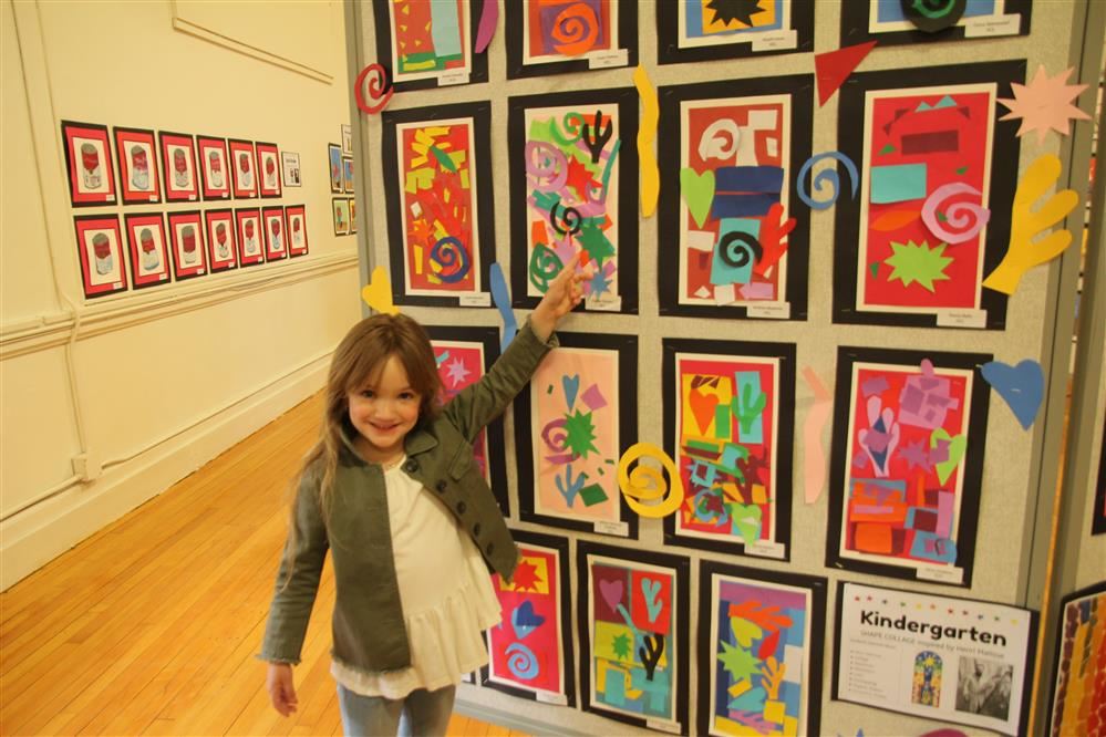  Student displaying art